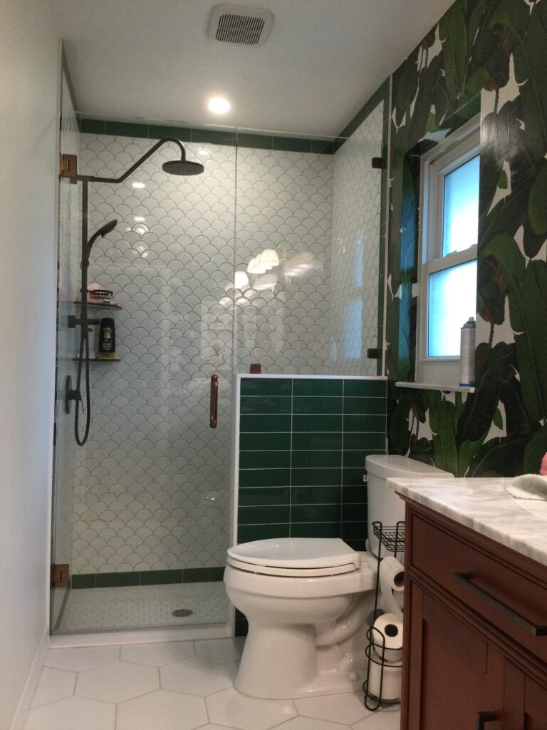 Read more about the article Shower Door of the Day!